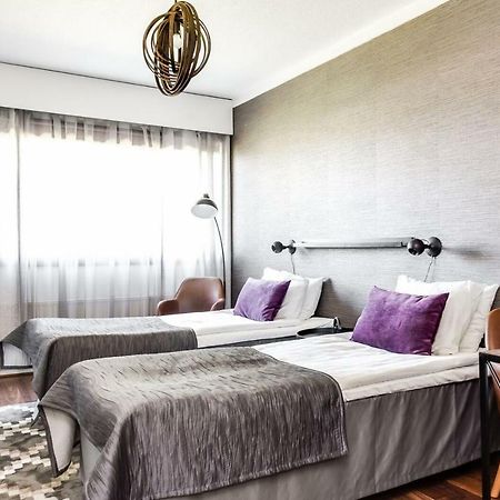Hotel Kaeenpesae Ylivieska Exteriör bild
