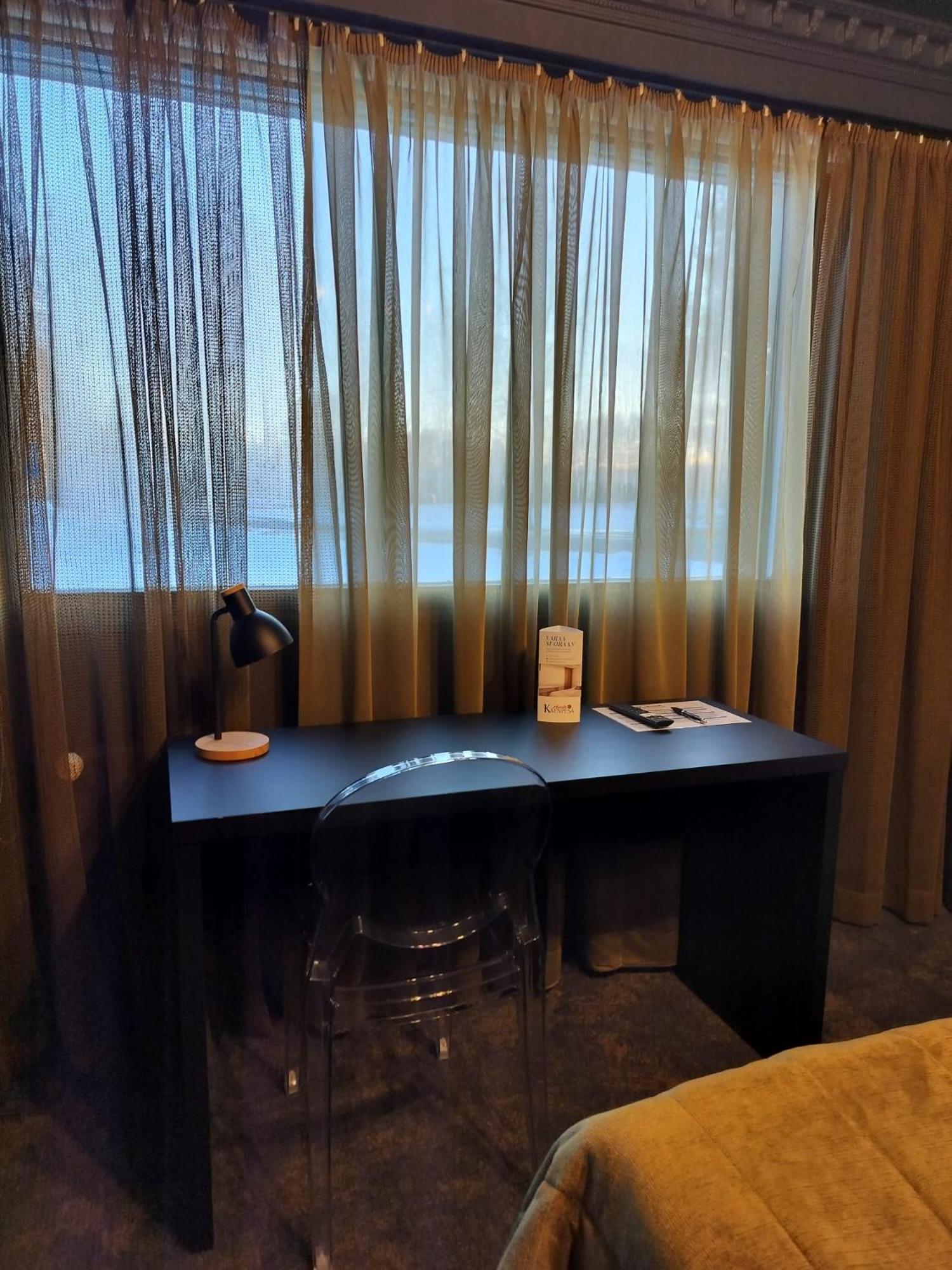 Hotel Kaeenpesae Ylivieska Exteriör bild